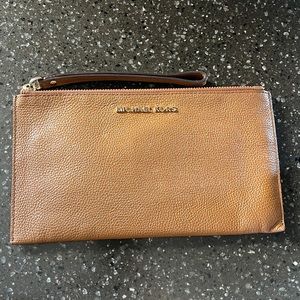 Michael Kors Wristlet wallet